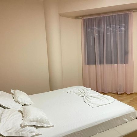 סרנדה Xhemi'S Apartment מראה חיצוני תמונה