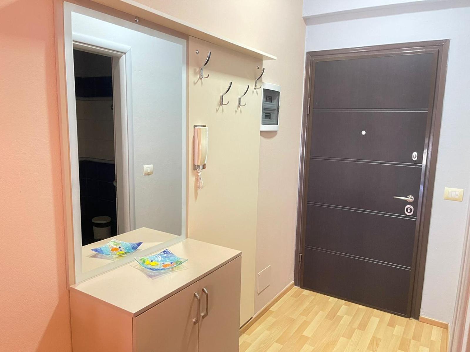 סרנדה Xhemi'S Apartment מראה חיצוני תמונה