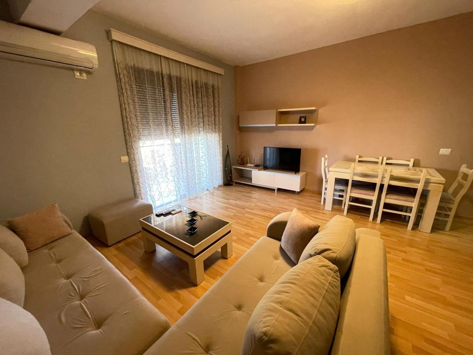 סרנדה Xhemi'S Apartment מראה חיצוני תמונה