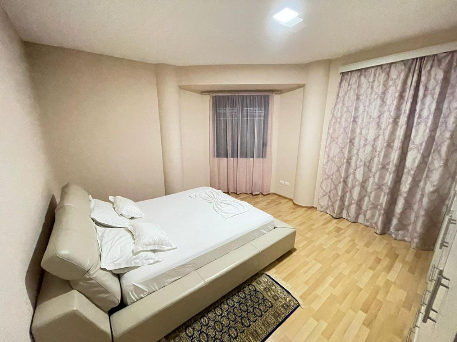 סרנדה Xhemi'S Apartment מראה חיצוני תמונה