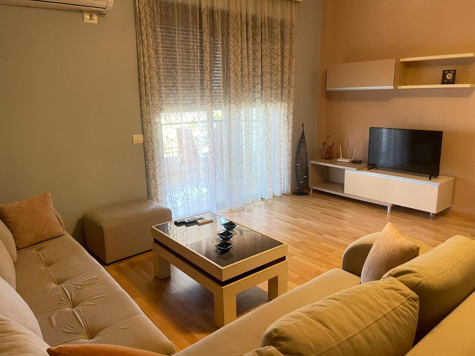 סרנדה Xhemi'S Apartment מראה חיצוני תמונה
